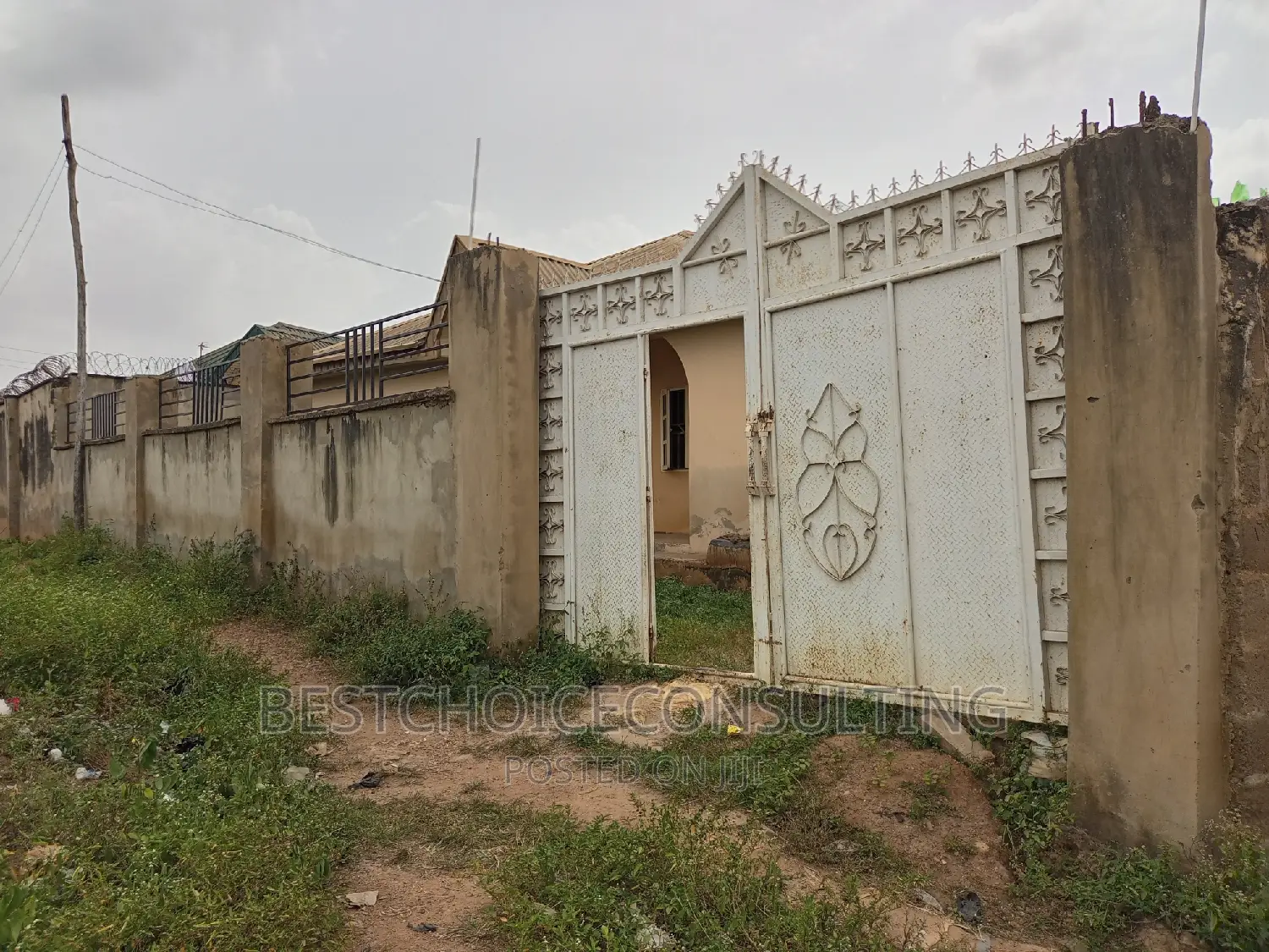 5bdrm Bungalow in Akoju, Ibadan for sale in Ibadan