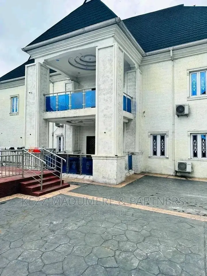 6bdrm Duplex in New Gra, Port for sale in GRA Phase 3 / Port-Harcourt