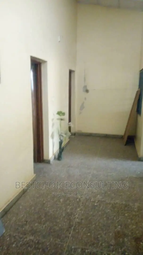5bdrm Bungalow in Akoju, Ibadan for sale in Ibadan