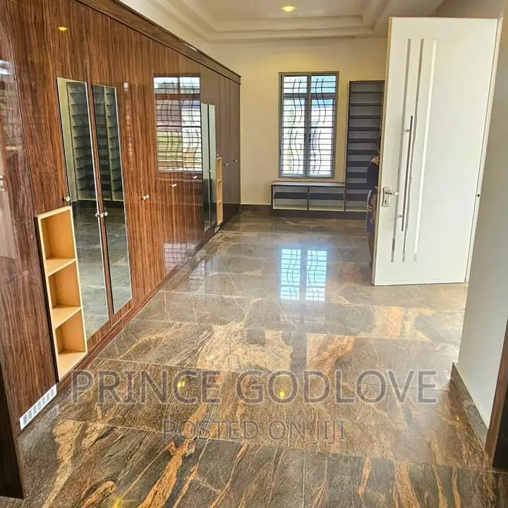 7bdrm Duplex in Asokoro for sale in Asokoro