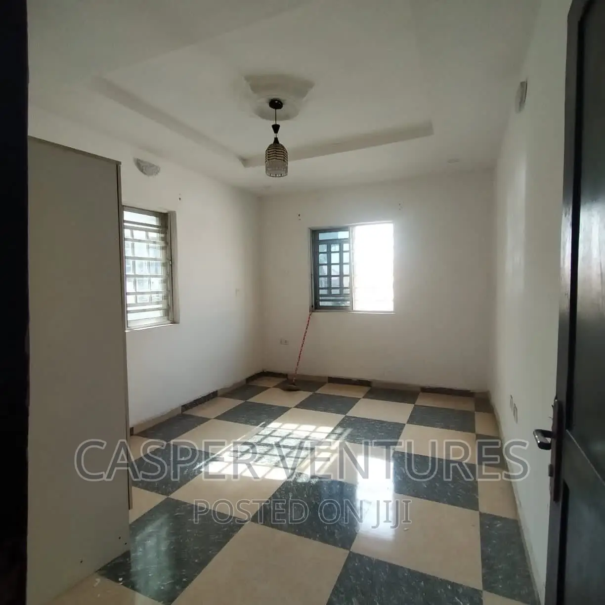 2bdrm Apartment in Igboefon for rent in Igbo-efon