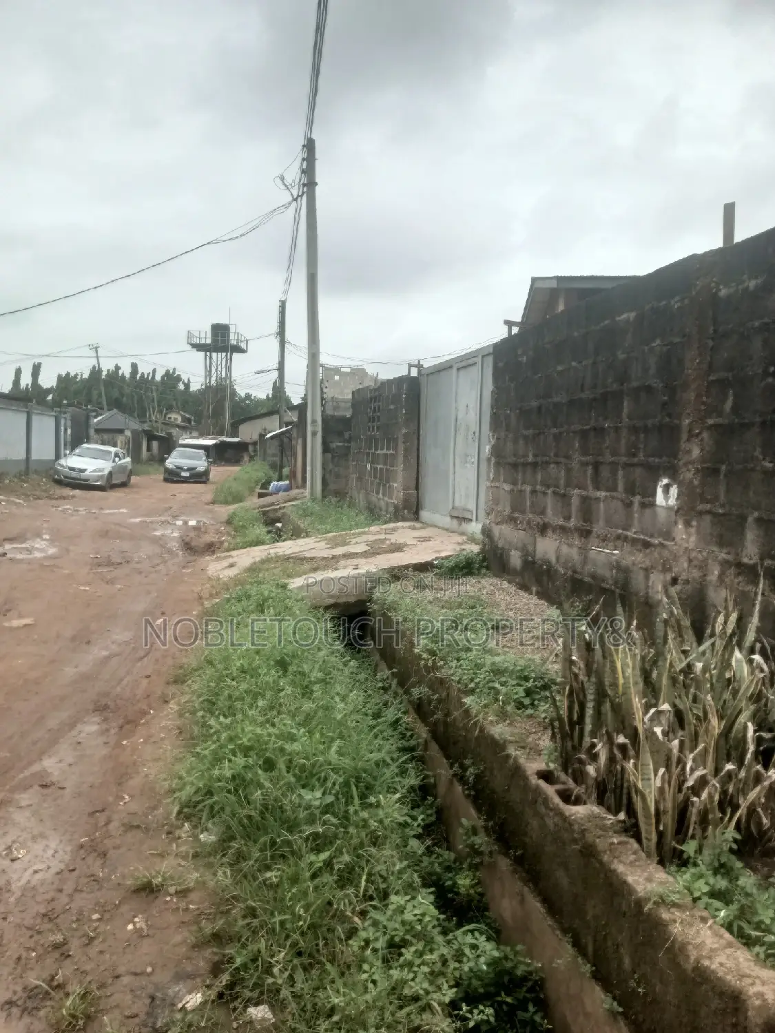 Dry Table Land Fence Round With Gate in Iseri Olofin