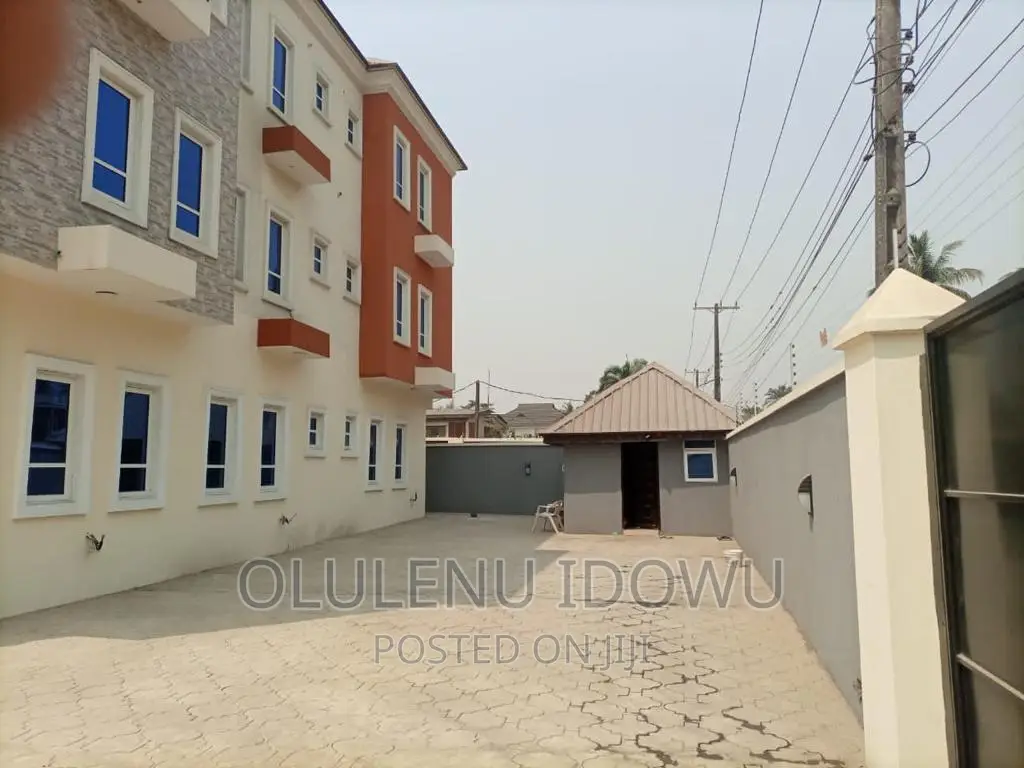 Furnished 3bdrm Block of Flats in Alimosho for sale in Alimosho