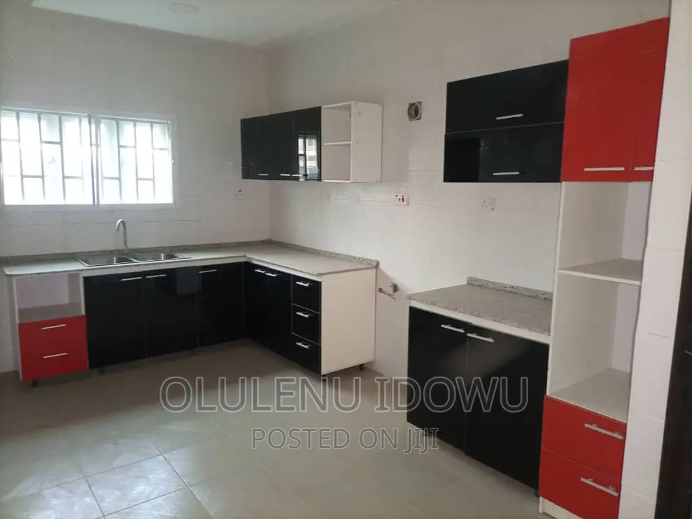 Furnished 3bdrm Block of Flats in Alimosho for sale in Alimosho