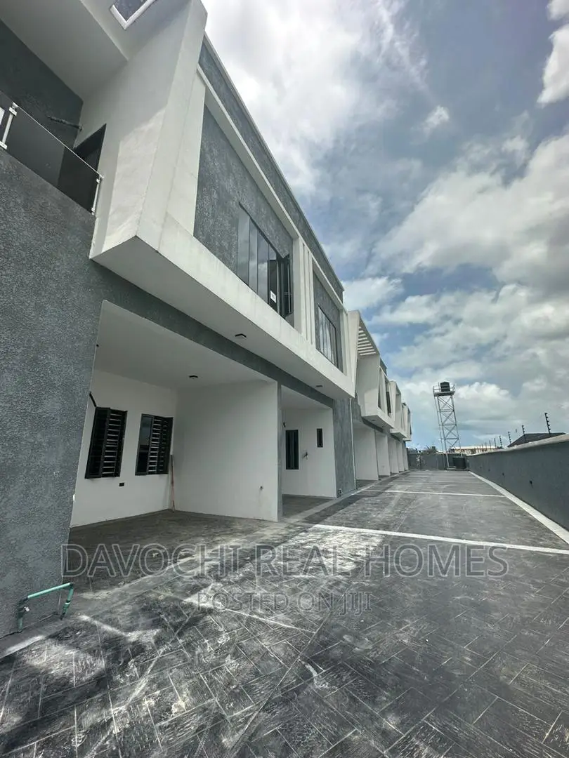 4bdrm Duplex in Ologolo Estate, Lekki for sale in Lekki