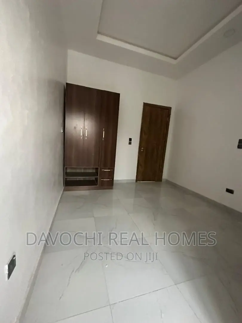 4bdrm Duplex in Ologolo Estate, Lekki for sale in Lekki