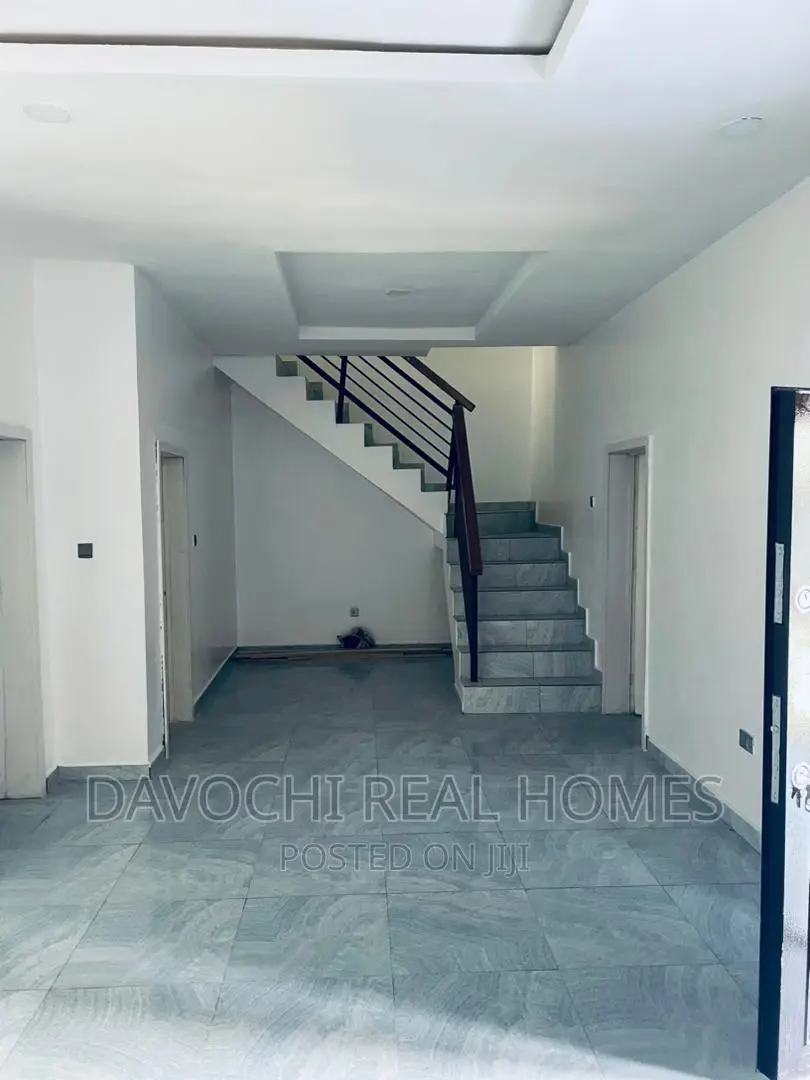 3bdrm Duplex in Ikota Villa, Lekki for rent in Lekki