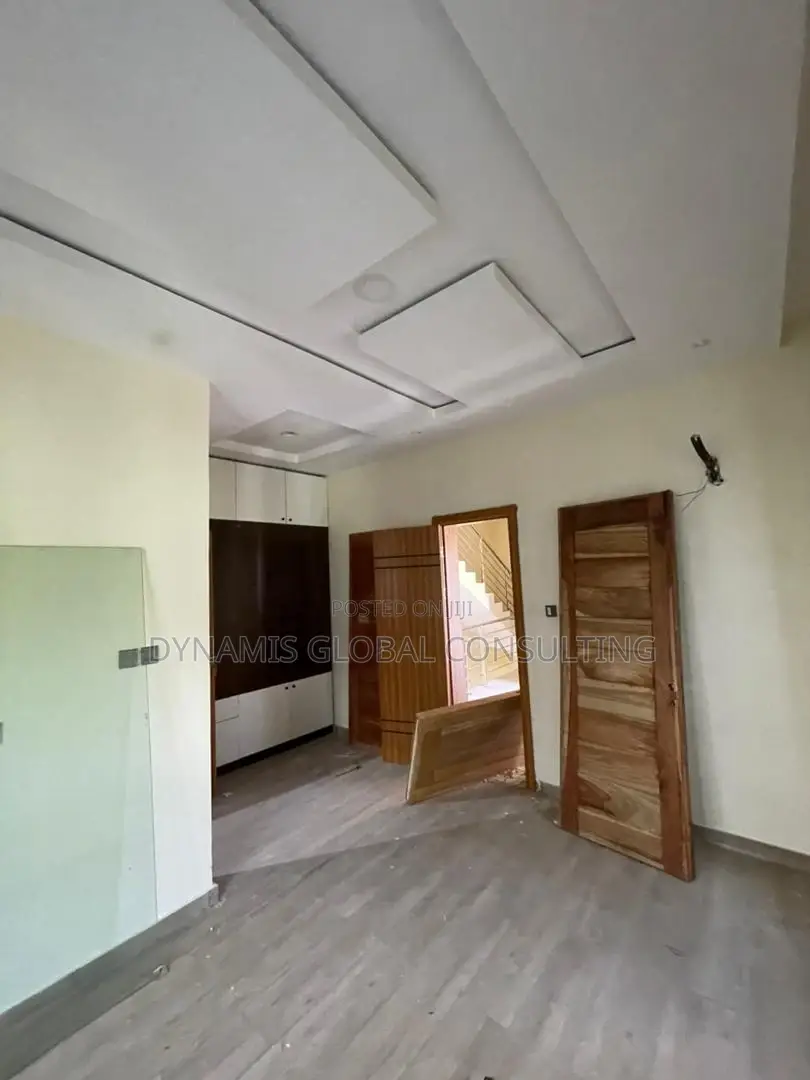 Furnished 3bdrm Duplex in Magodo Phase 2, for sale in GRA Phase 2 Shangisha