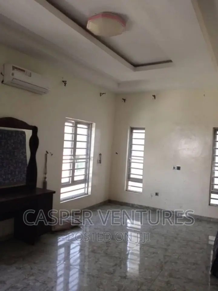 5bdrm Duplex in Spg, Igbo-efon for rent in Igbo-efon