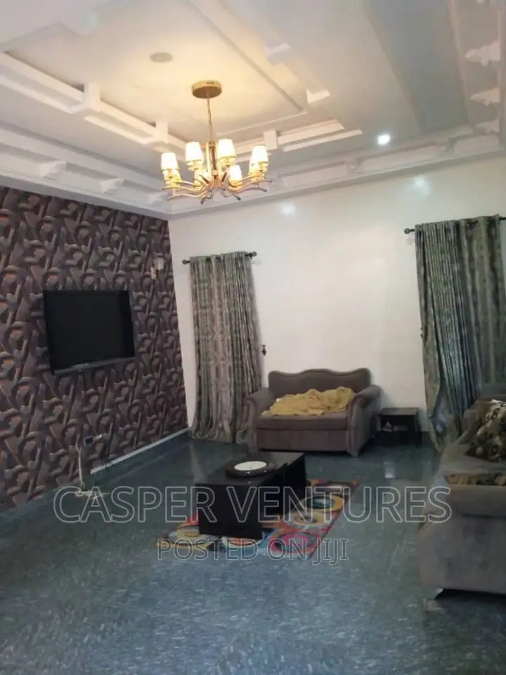 5bdrm Duplex in Spg, Igbo-efon for rent in Igbo-efon