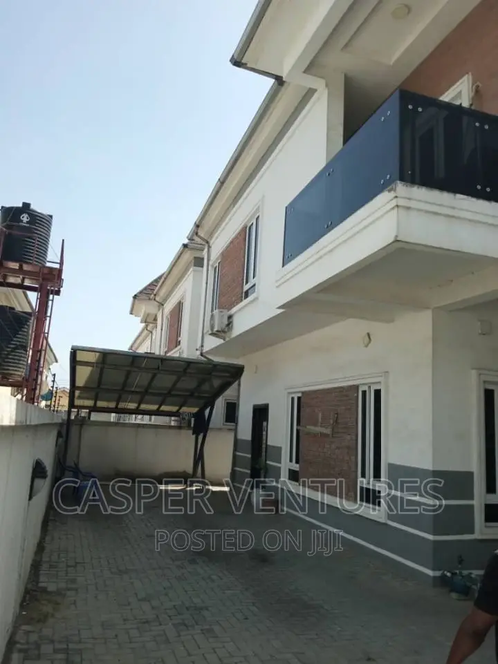 5bdrm Duplex in Spg, Igbo-efon for rent in Igbo-efon