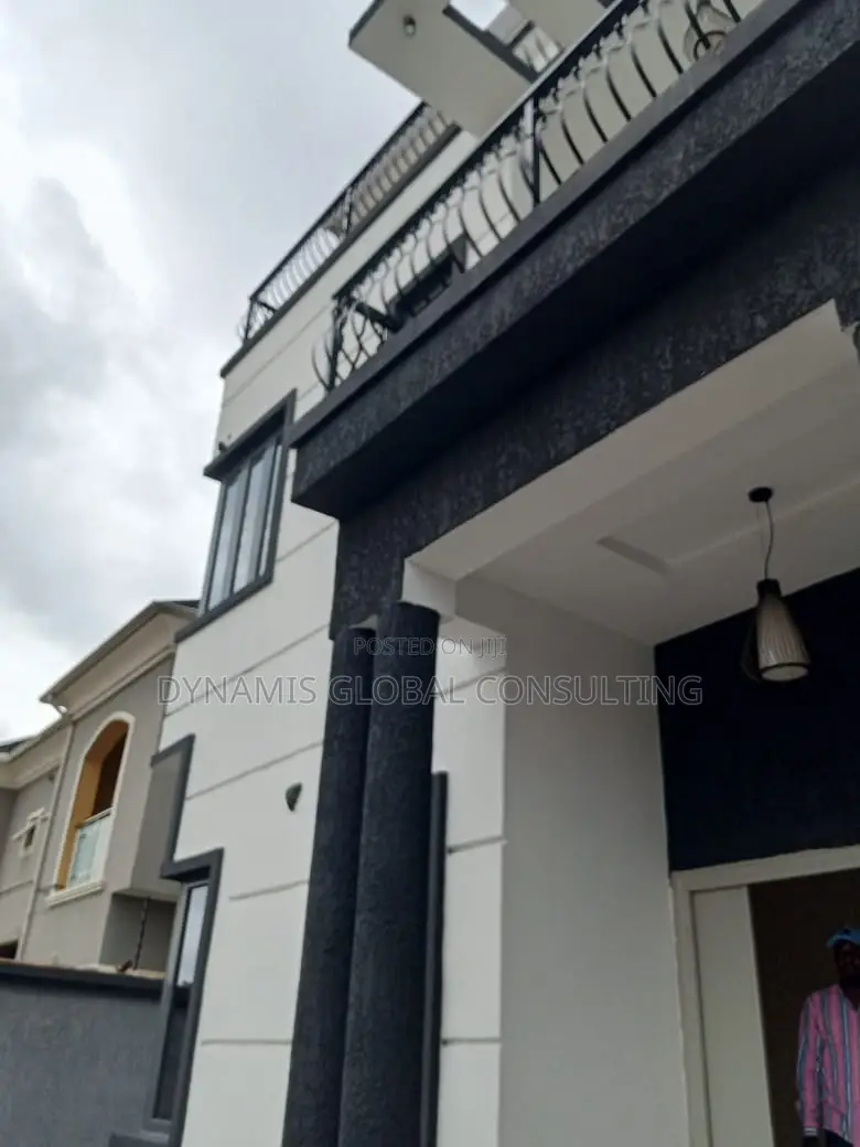 Furnished 4bdrm Duplex in Gateway Zone Estate, for sale in GRA Phase 1