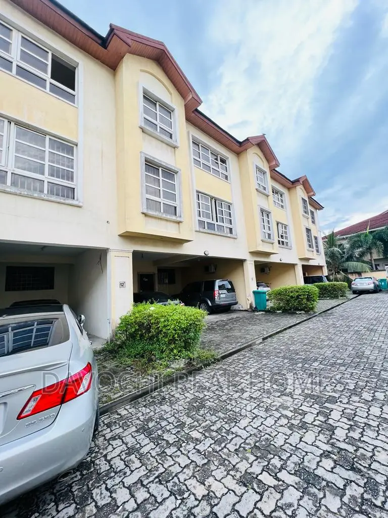 5bdrm Duplex in Chevron, Lekki for rent in Lekki