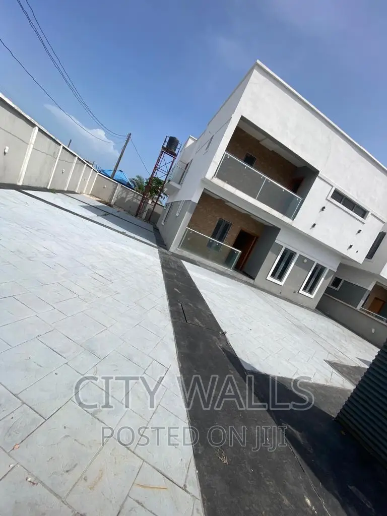 4bdrm Duplex in Ogombo for sale in Ogombo