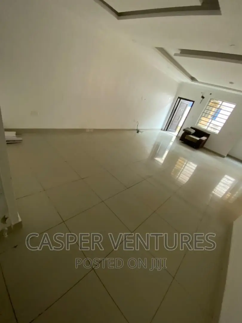 3bdrm Apartment in Osapa for rent in Osapa london