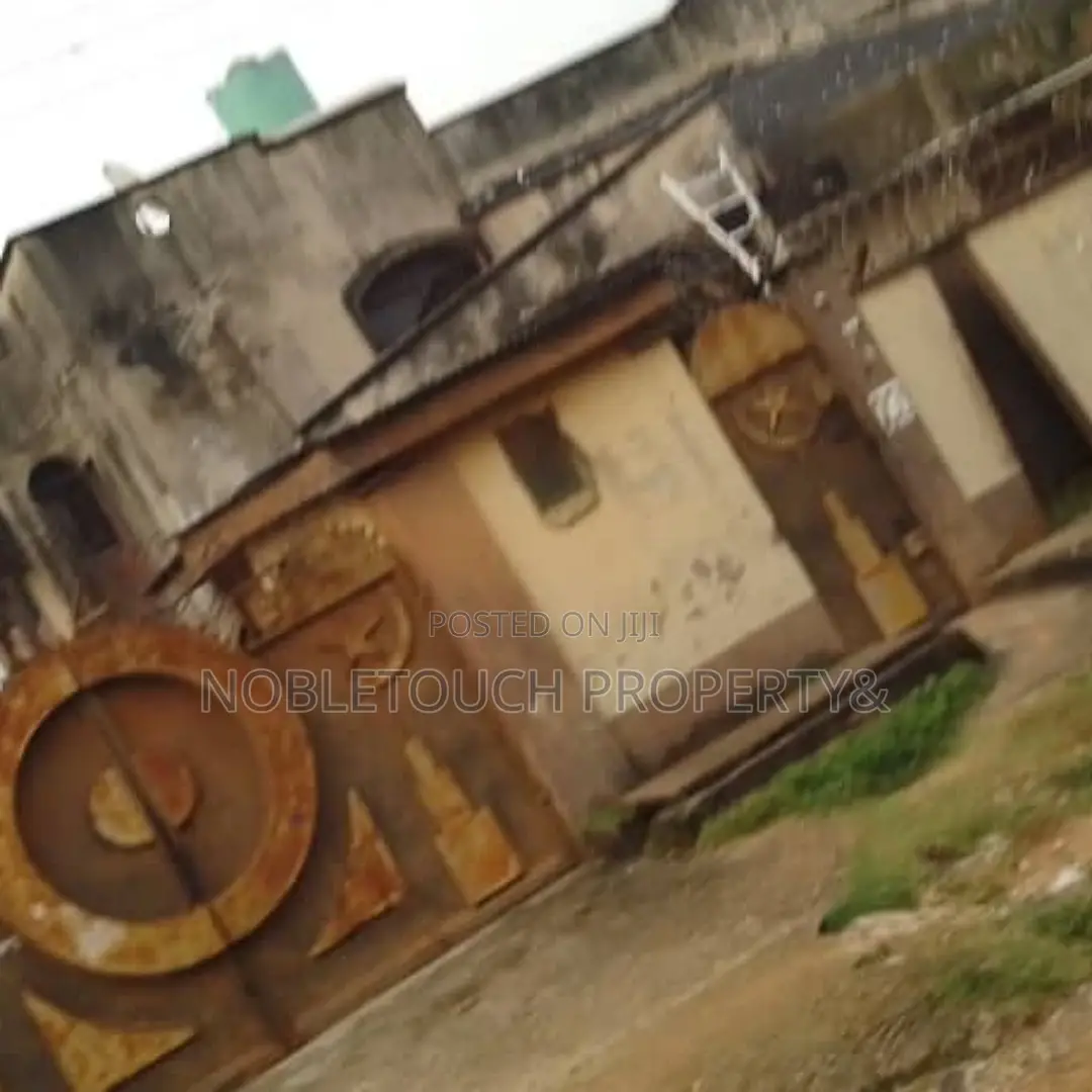 6bdrm Block of Flats in Ikotun Egbe Lagos for sale in Egbe / Ikotun/Igando