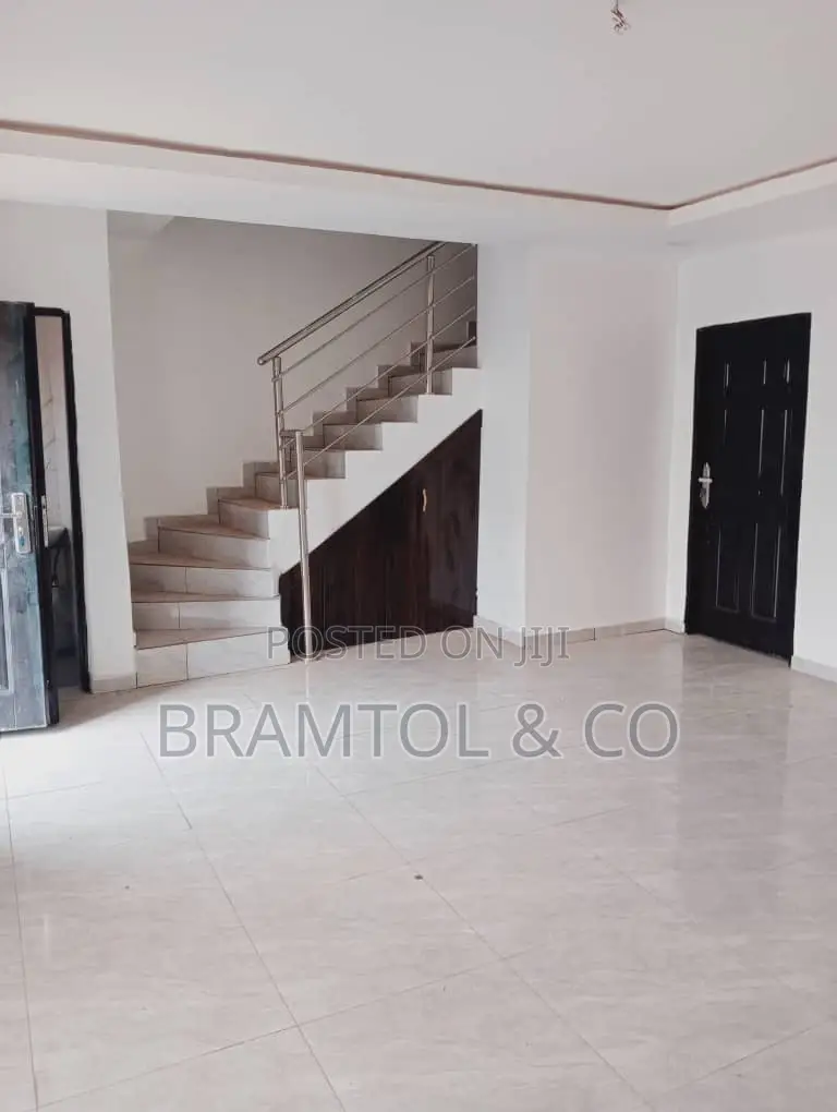 4bdrm Townhouse / Terrace in Brains & Hammers, Life Camp for rent in Life Camp