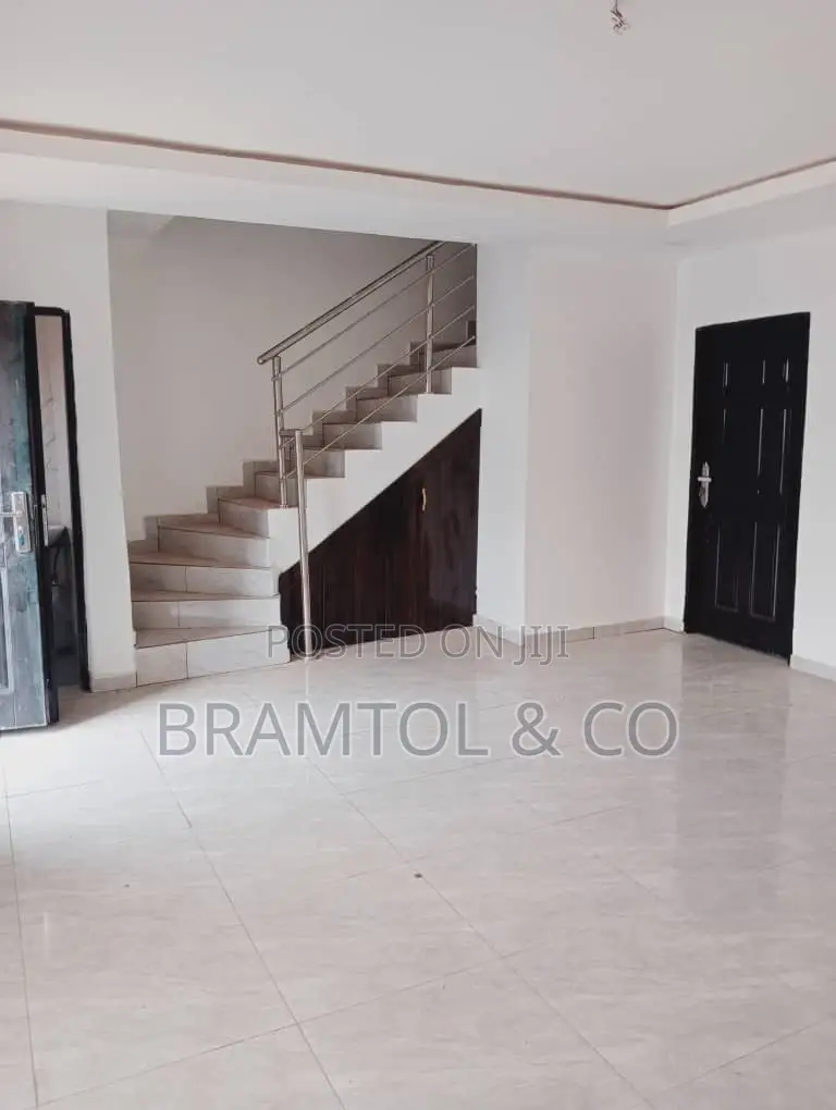4bdrm Townhouse / Terrace in Brains & Hammers, Life Camp for rent in Life Camp