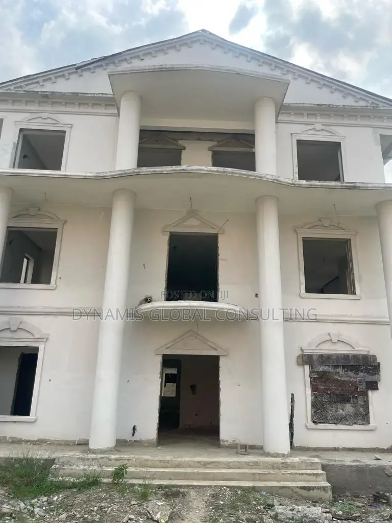 Furnished 5bdrm Duplex in Banana Island for sale in Banana Island