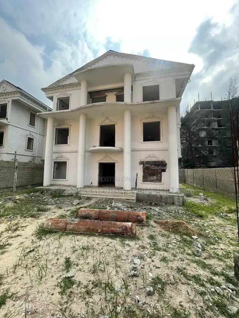 Furnished 5bdrm Duplex in Banana Island for sale in Banana Island