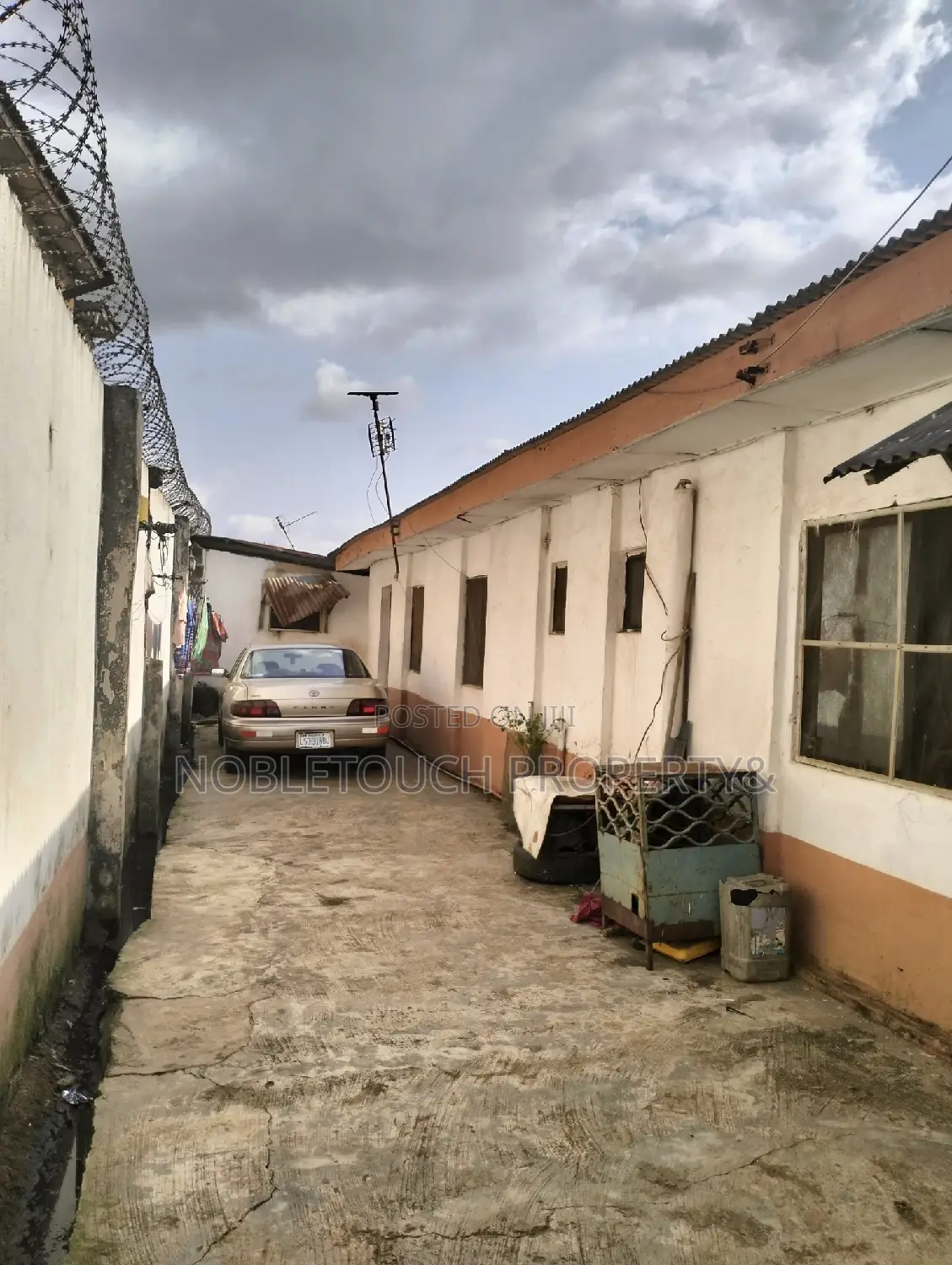 4bdrm Duplex in Council Idimu Lagos, Iseri Olofin for sale in Iseri Olofin