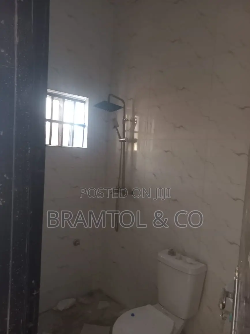 2bdrm Bungalow in Mini Estate, Lugbe District for rent in Lugbe District