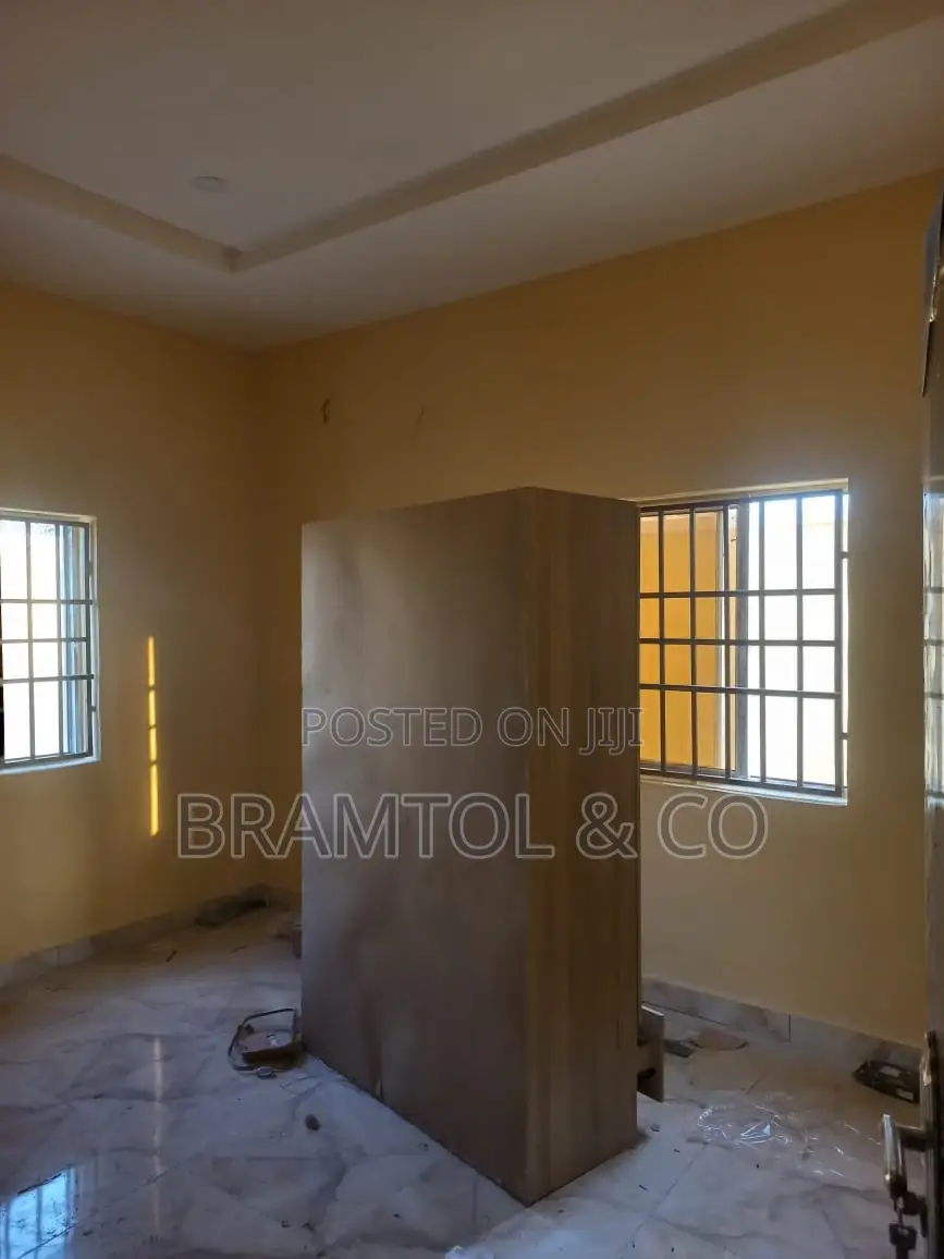 2bdrm Bungalow in Mini Estate, Lugbe District for rent in Lugbe District