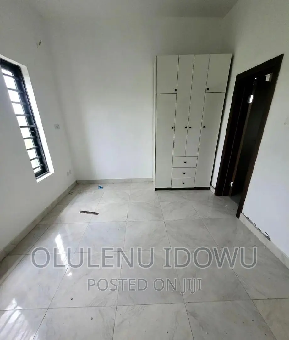 Furnished 5bdrm Duplex in Alimosho for sale in Alimosho