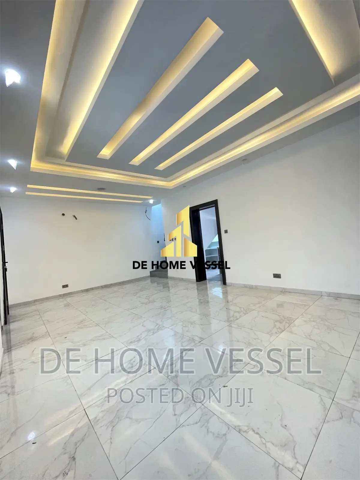 5bdrm Townhouse/Terrace in Ikate for sale in Ikate