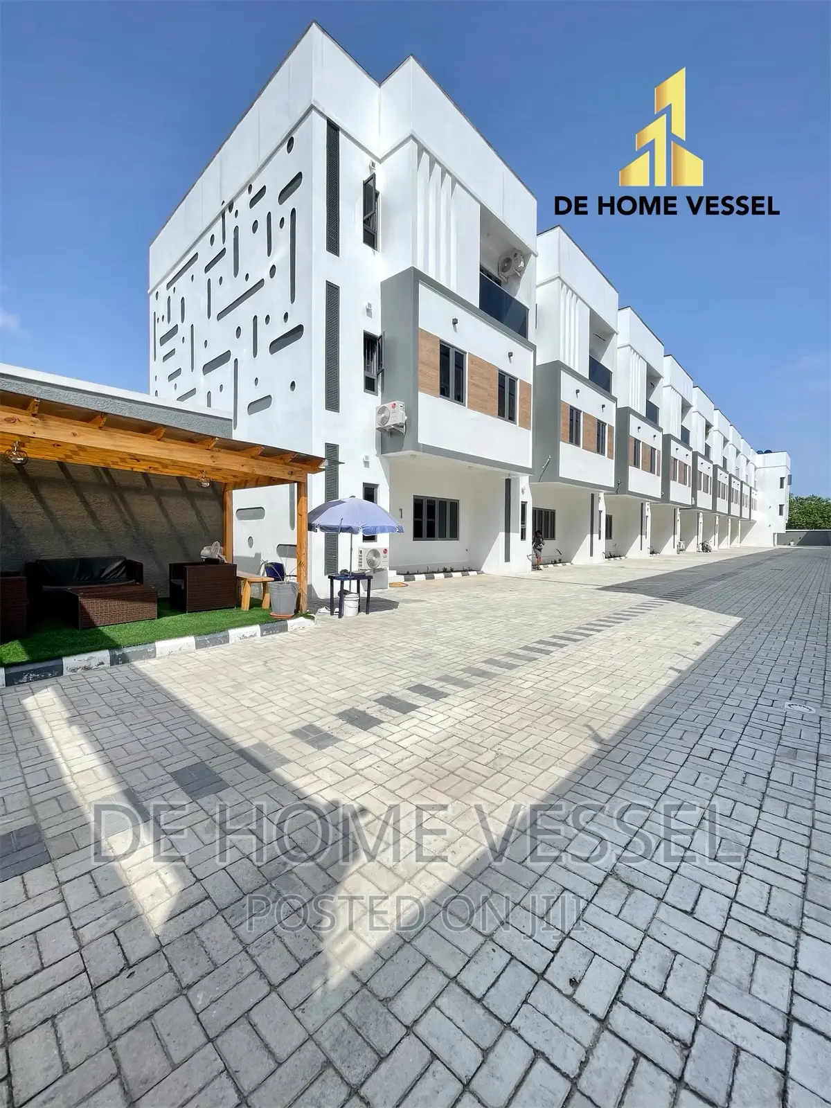 5bdrm Townhouse/Terrace in Ikate for sale in Ikate