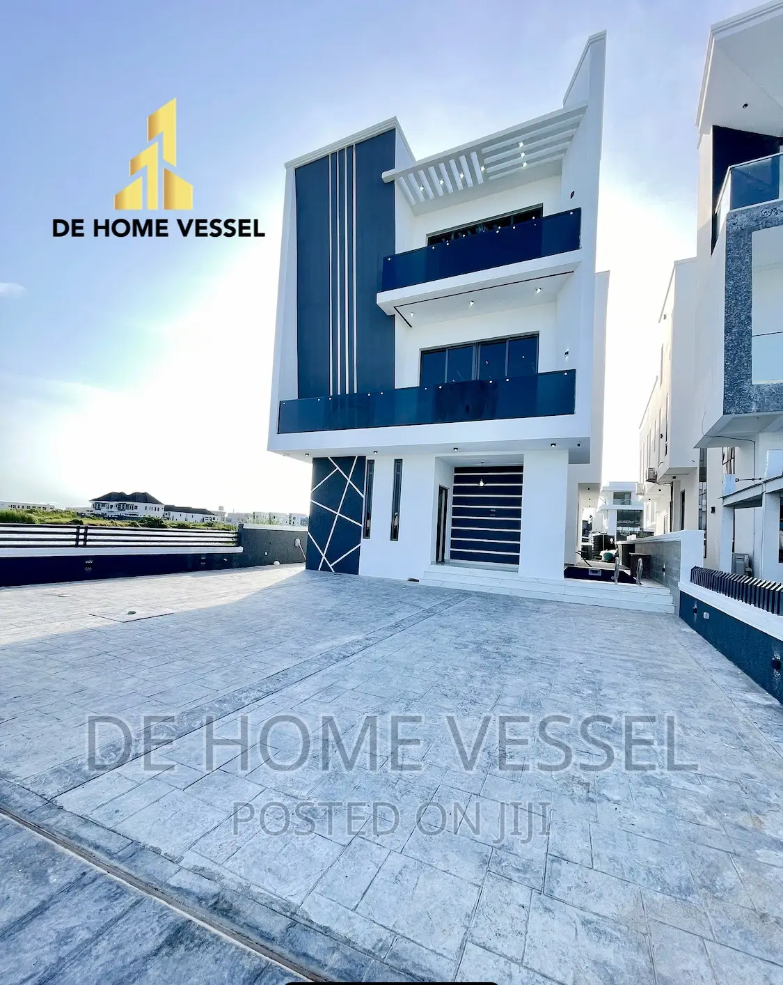 5bdrm Duplex in Ikota for sale in Ikota