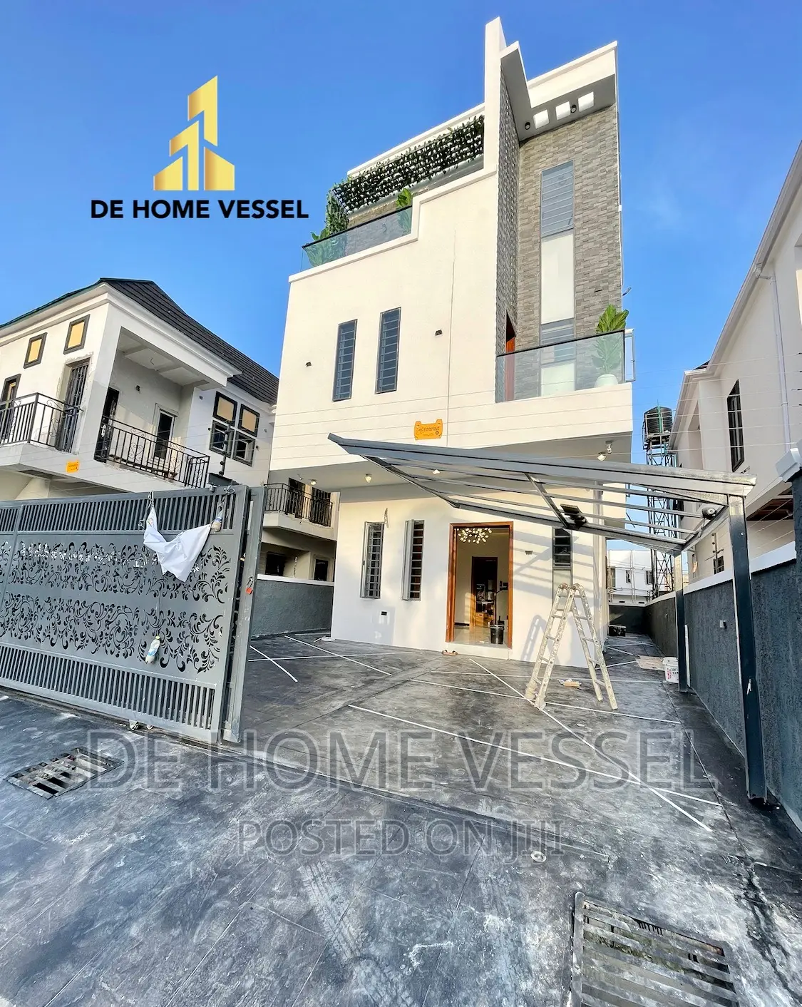 5bdrm Duplex in Ikota for sale in Ikota