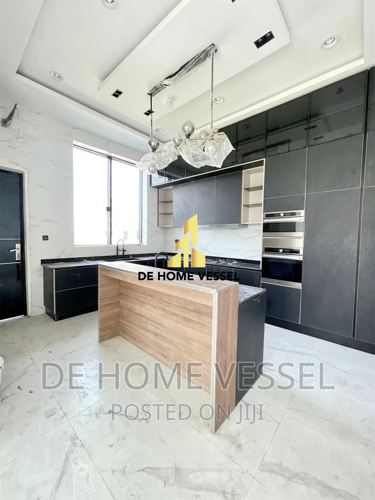 5bdrm Duplex in Osapa london for sale in Osapa london