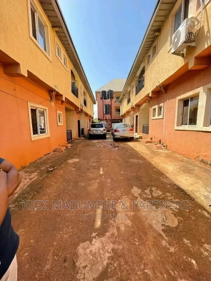 3bdrm Block of Flats in New Haven Ext, for sale in Enugu