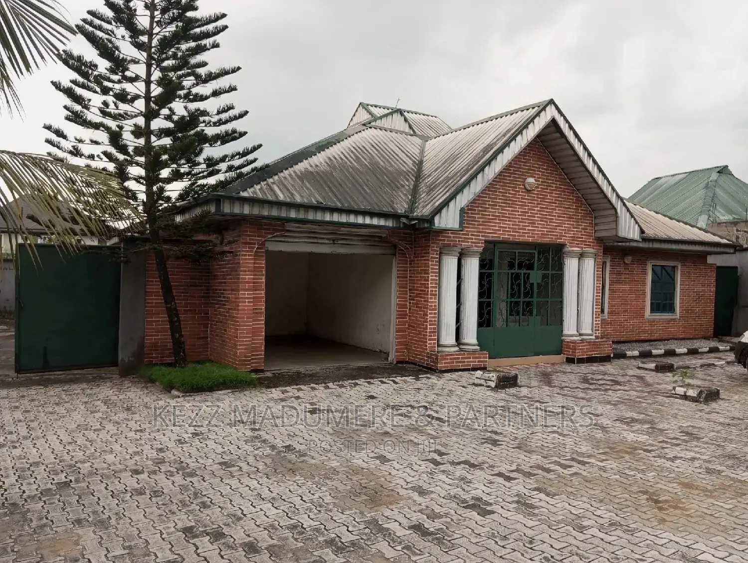 4bdrm Bungalow in Eliohani, Off, Port-Harcourt for sale in Port-Harcourt