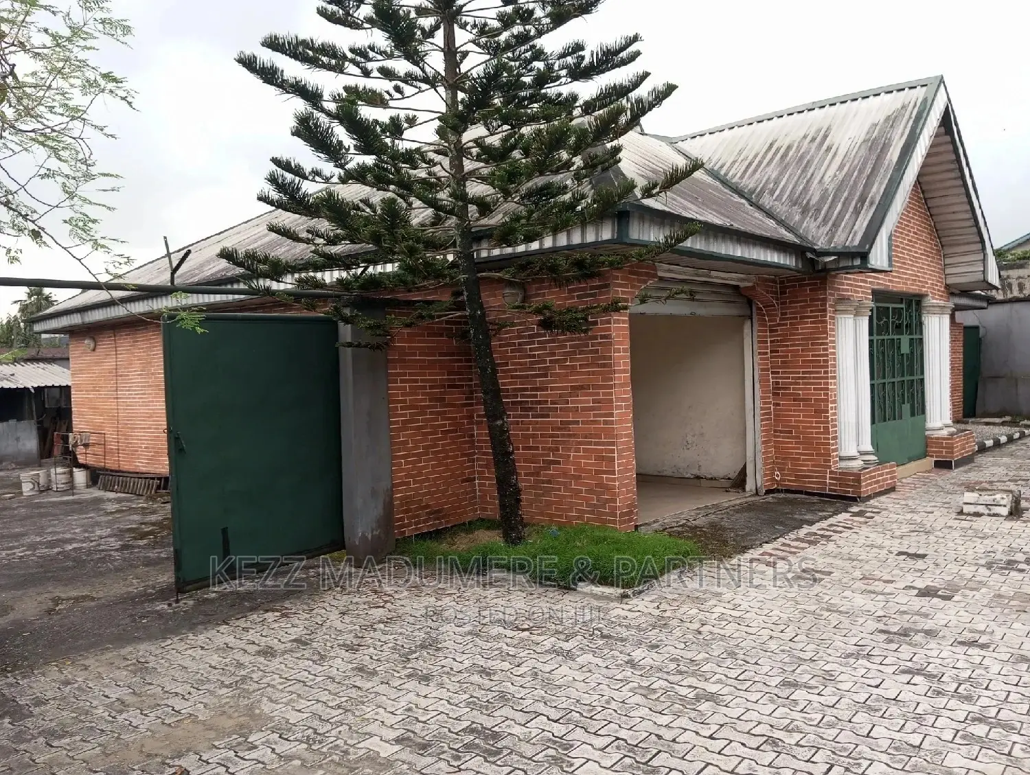 4bdrm Bungalow in Eliohani, Off, Port-Harcourt for sale in Port-Harcourt