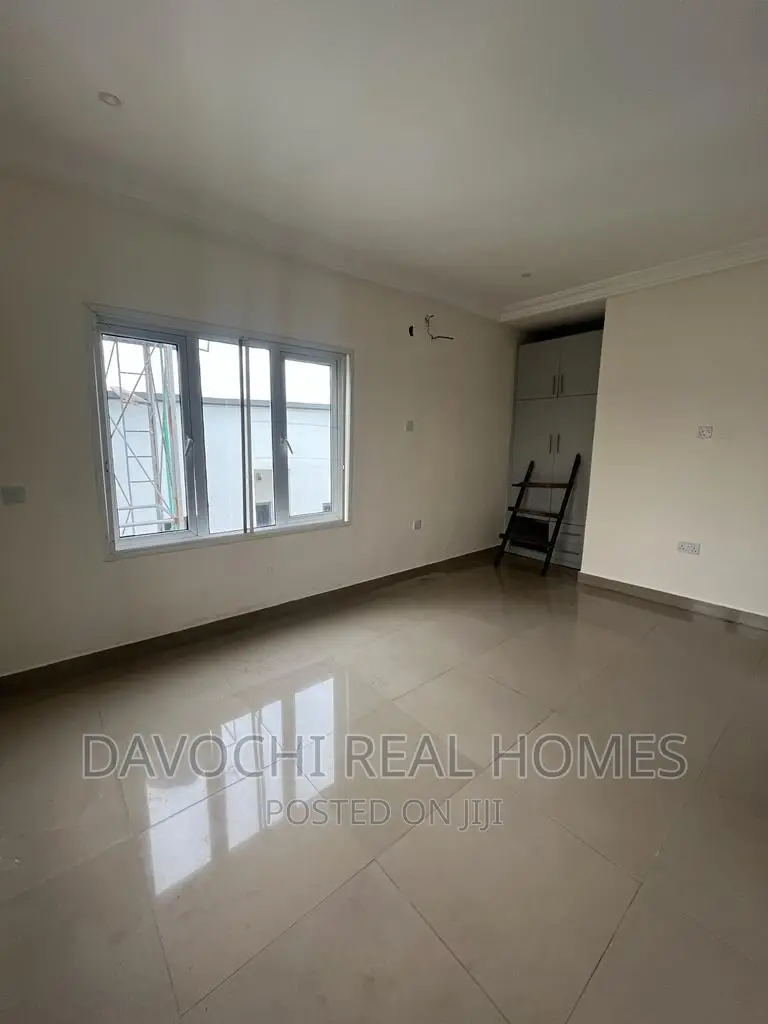 2bdrm Apartment in Orchid Road, Lekki for rent in Lekki