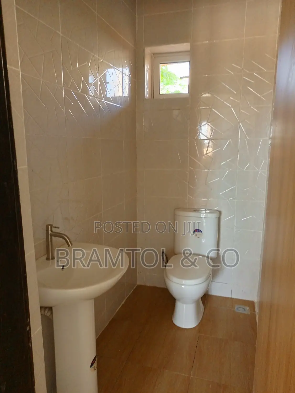 2bdrm Block of Flats in Durumi for rent in Durumi