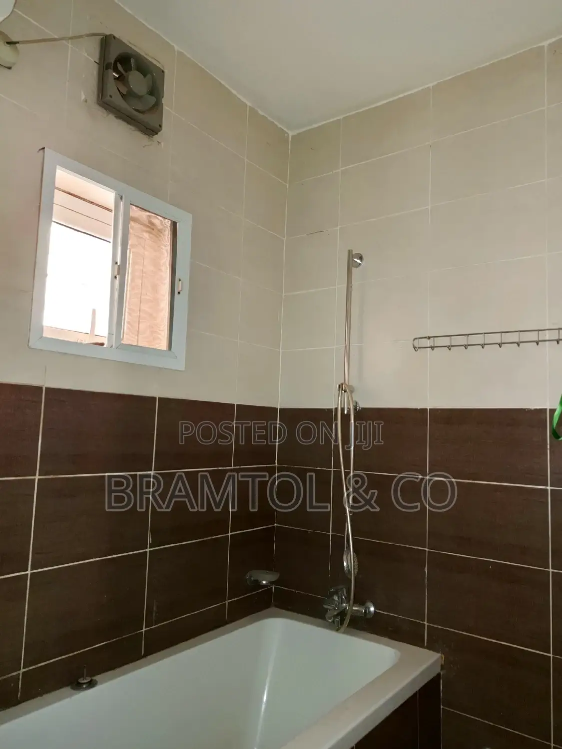 4bdrm Townhouse / Terrace in Durumi for rent in Durumi