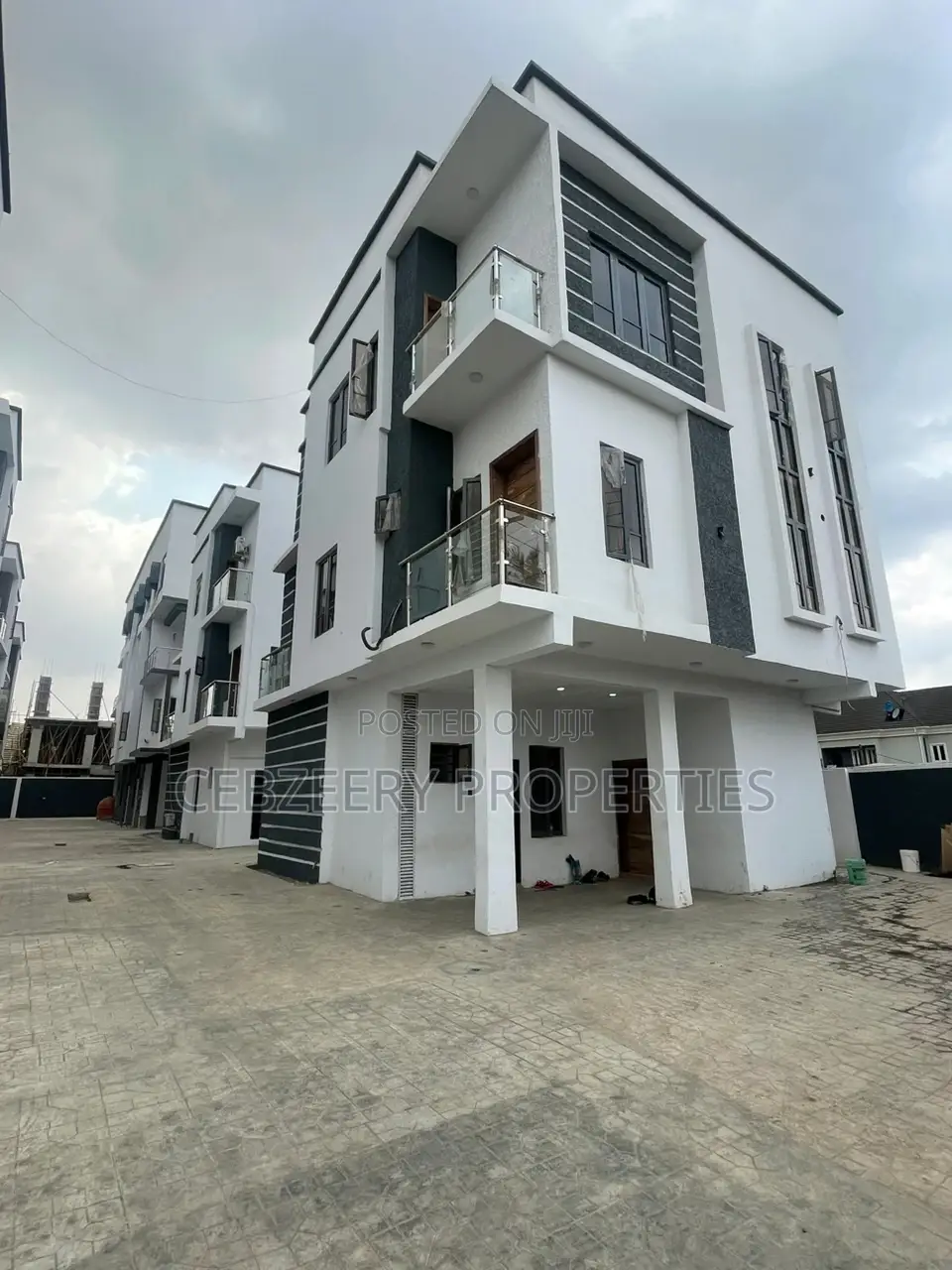4bdrm Duplex in Ikeja for sale in Ikeja
