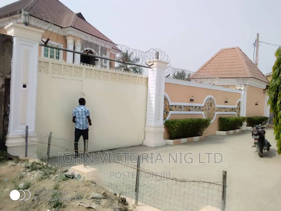 12bdrm Block of Flats in Ajara, Badagry / Badagry for sale in Badagry / Badagry