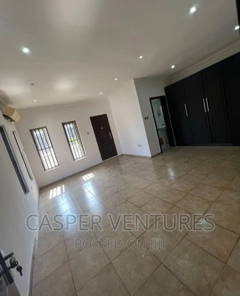 1bdrm Room & Parlour in Dillon, Agungi for rent in Agungi