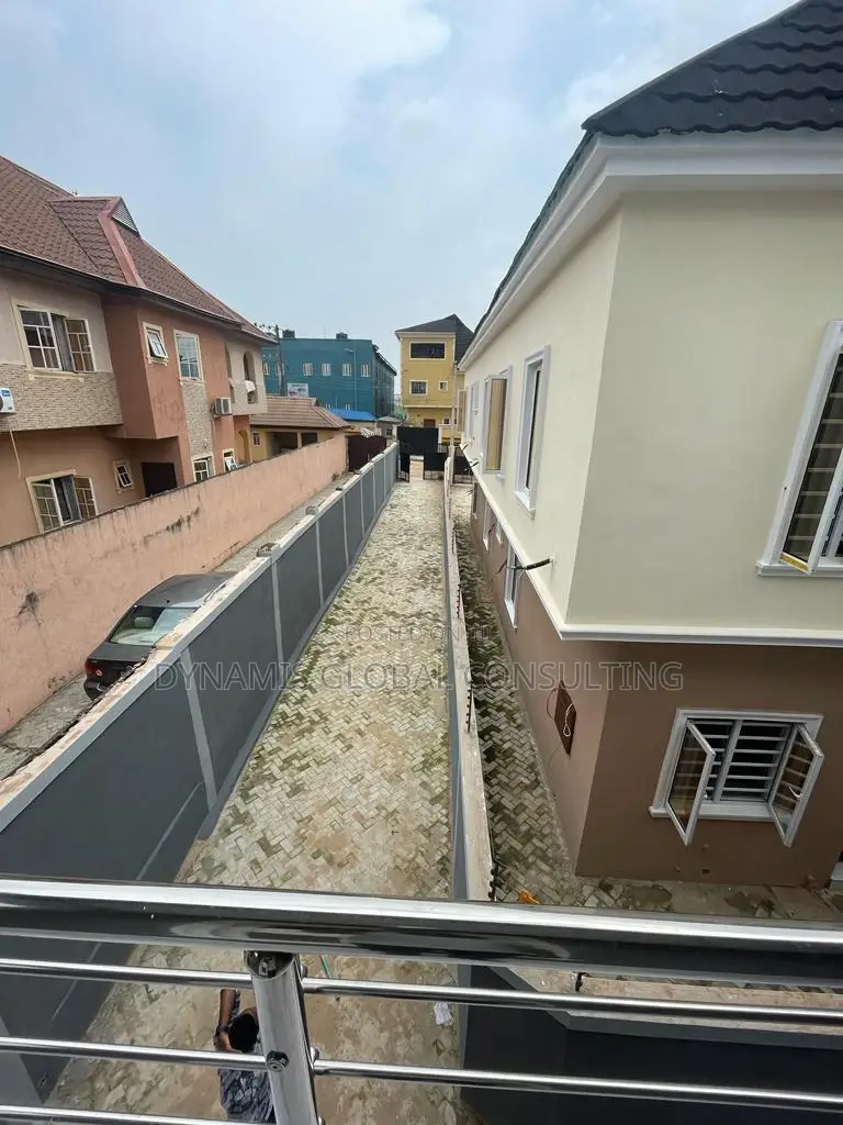 Furnished 4bdrm Duplex in Gateway Zone Estate, GRA Phase 1 for rent in GRA Phase 1