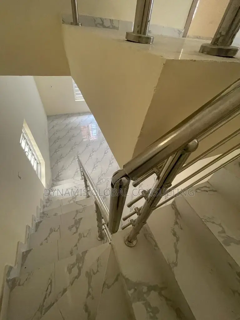 Furnished 4bdrm Duplex in Gateway Zone Estate, GRA Phase 1 for rent in GRA Phase 1