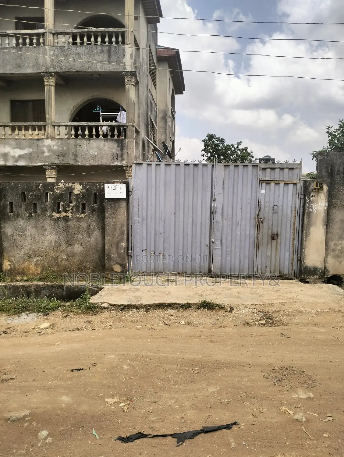 3bdrm Block of Flats in Okunola Egbeda Lagos for sale in Egbeda