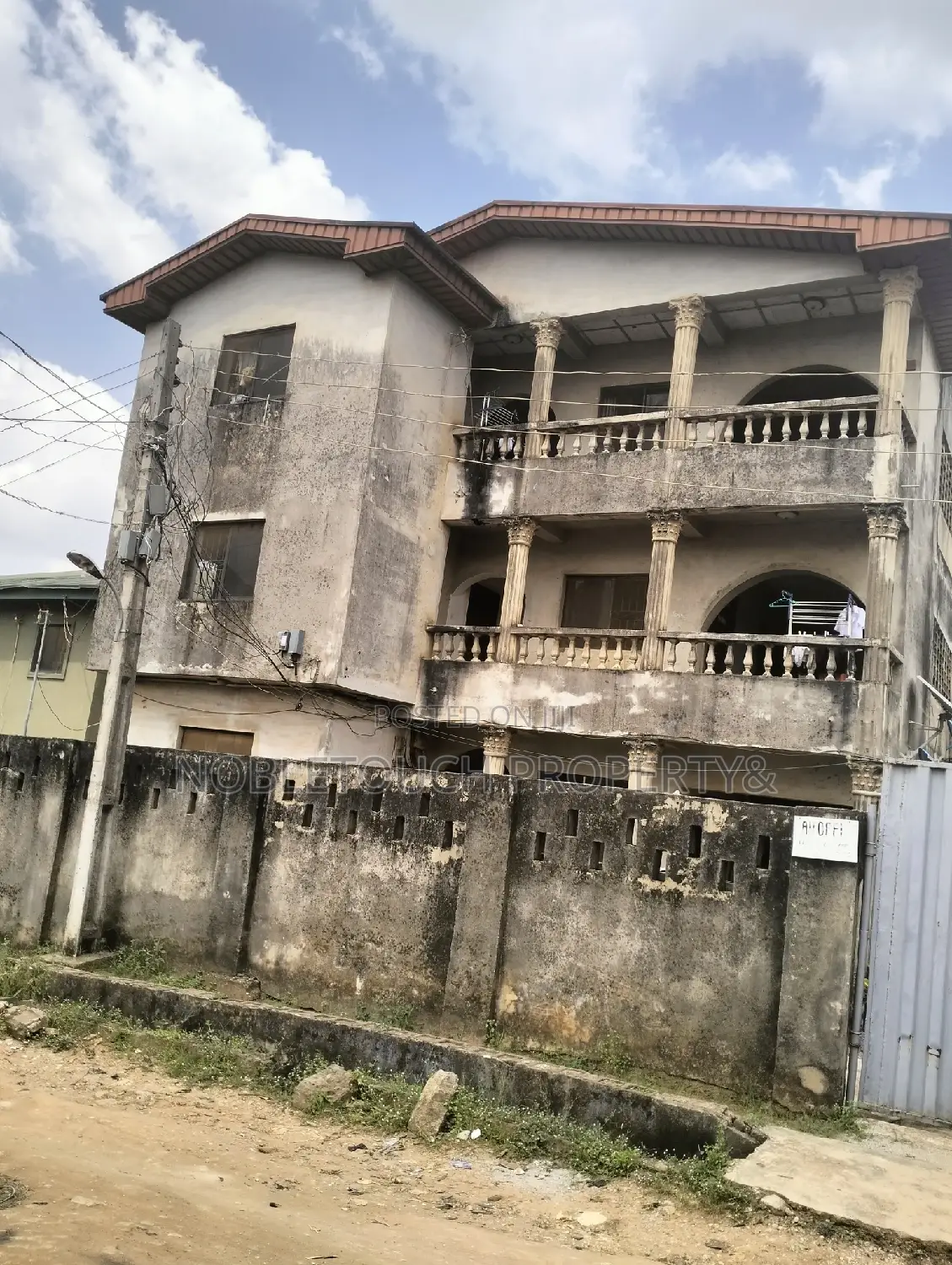 3bdrm Block of Flats in Okunola Egbeda Lagos for sale in Egbeda