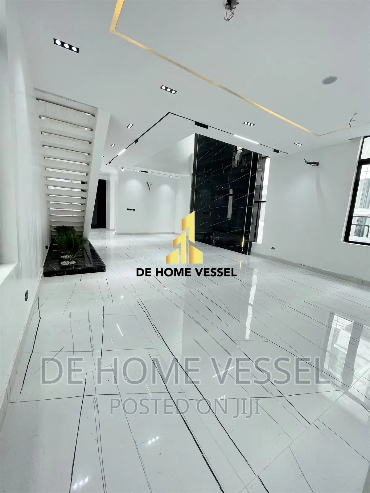5bdrm Duplex in Osapa london for sale in Osapa london