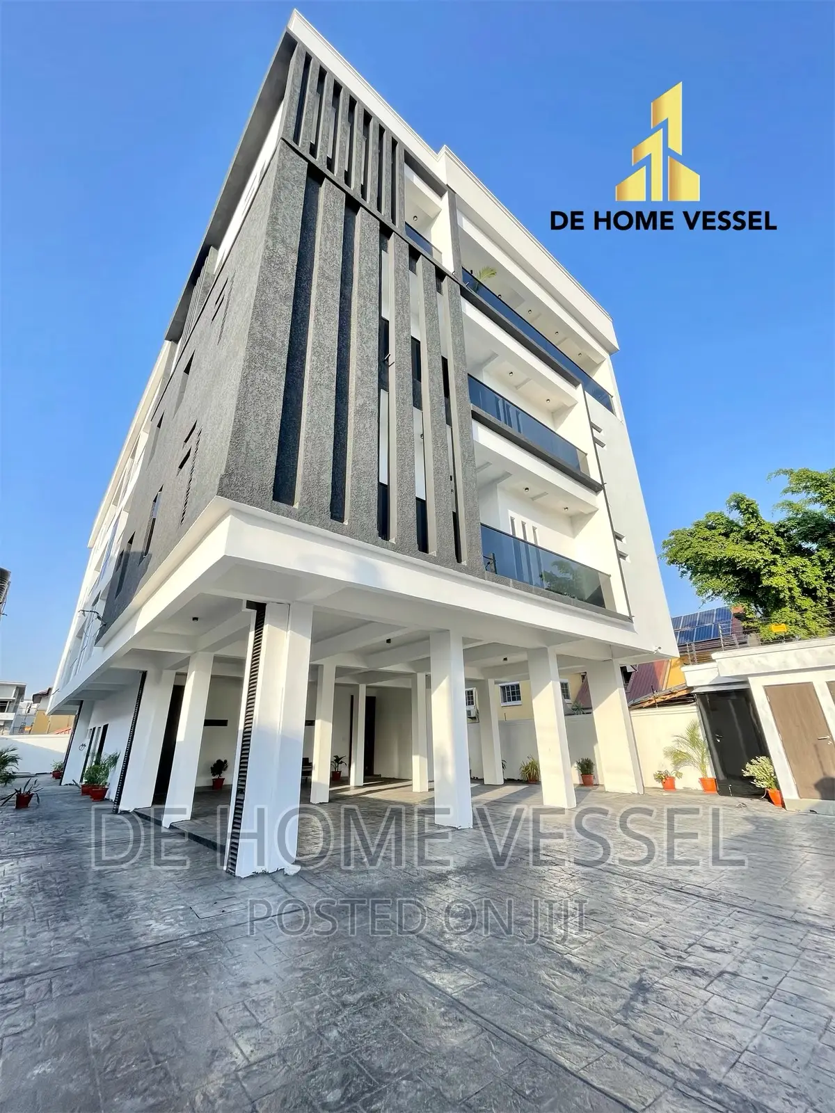 4bdrm Maisonette in Lekki Phase 1 for sale in Lekki Phase 1