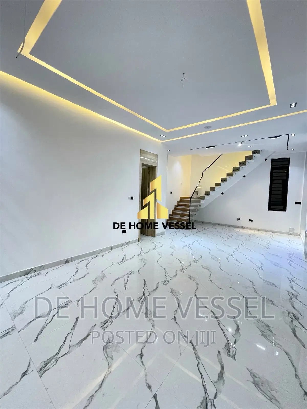 4bdrm Duplex in Chevron for sale in Chevron