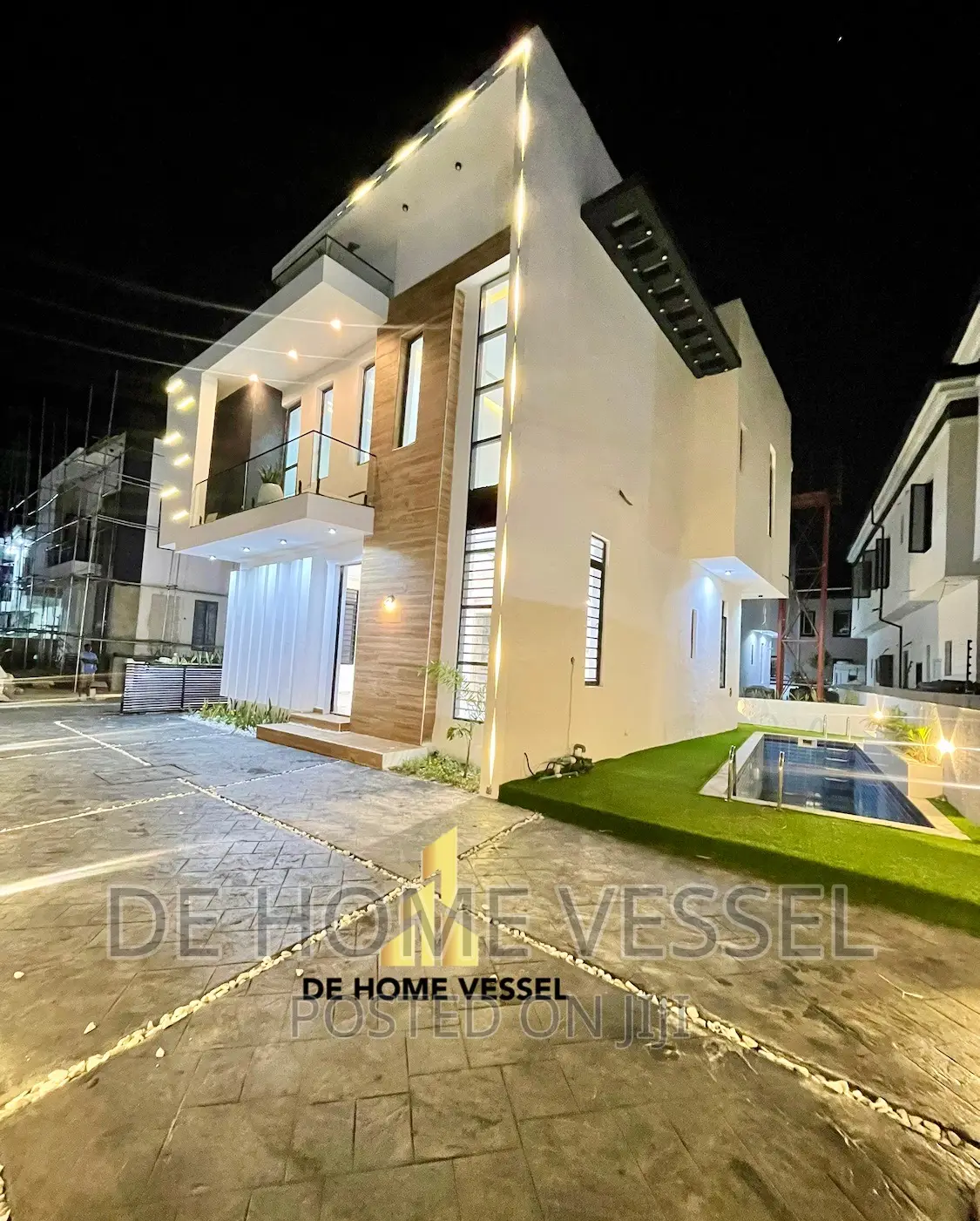 4bdrm Duplex in Chevron for sale in Chevron